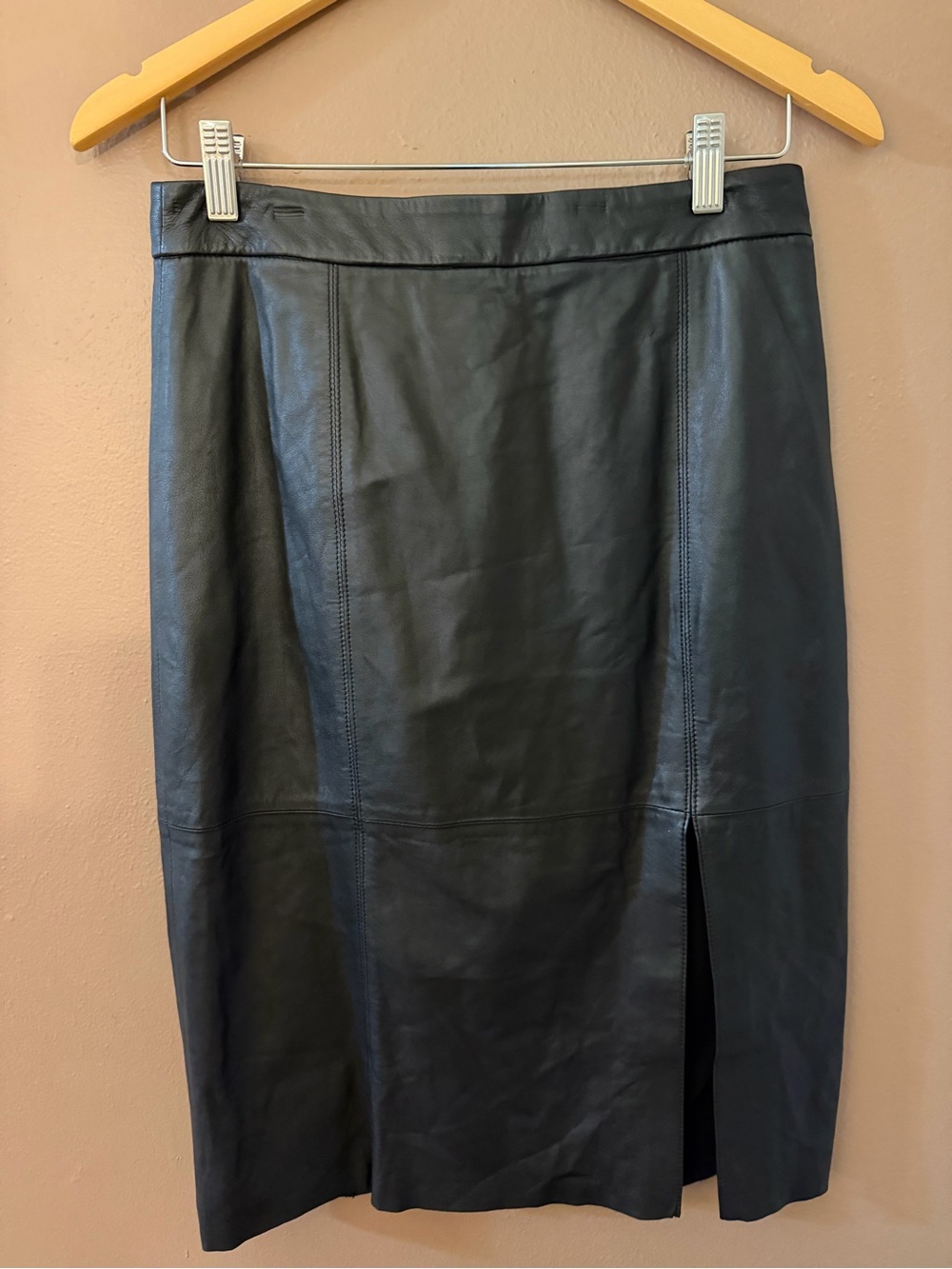 alice + olivia Black LEATHER Pencil Knee-Length Skirt Size 6 Lined Zip Slit